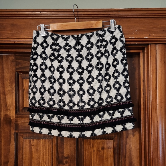 Merona Black and White Abstract Printed Cotton Pencil Skirt with Fringe Trim - Picture 2 of 3